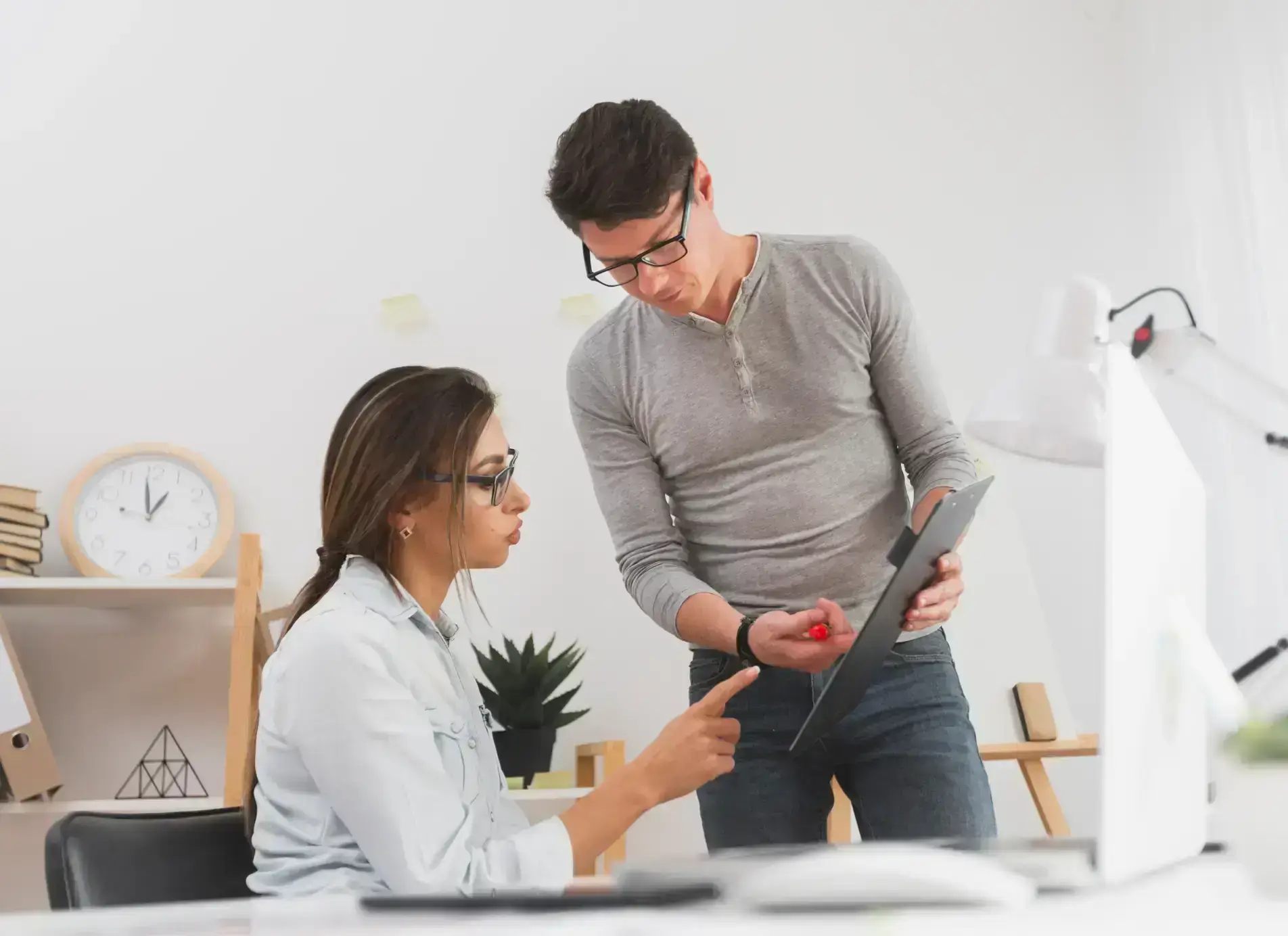 Work with an art advisor