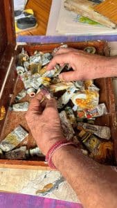Por fin... dejo el oleo y el temple. Vivan los acrílicos y las tintas.