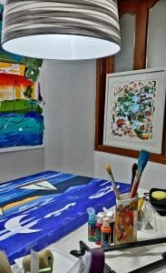 Estudio y mucho color